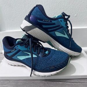 Women’s size 6 Brooks Adrenaline GTS 18 blue running shoes stability sneakers